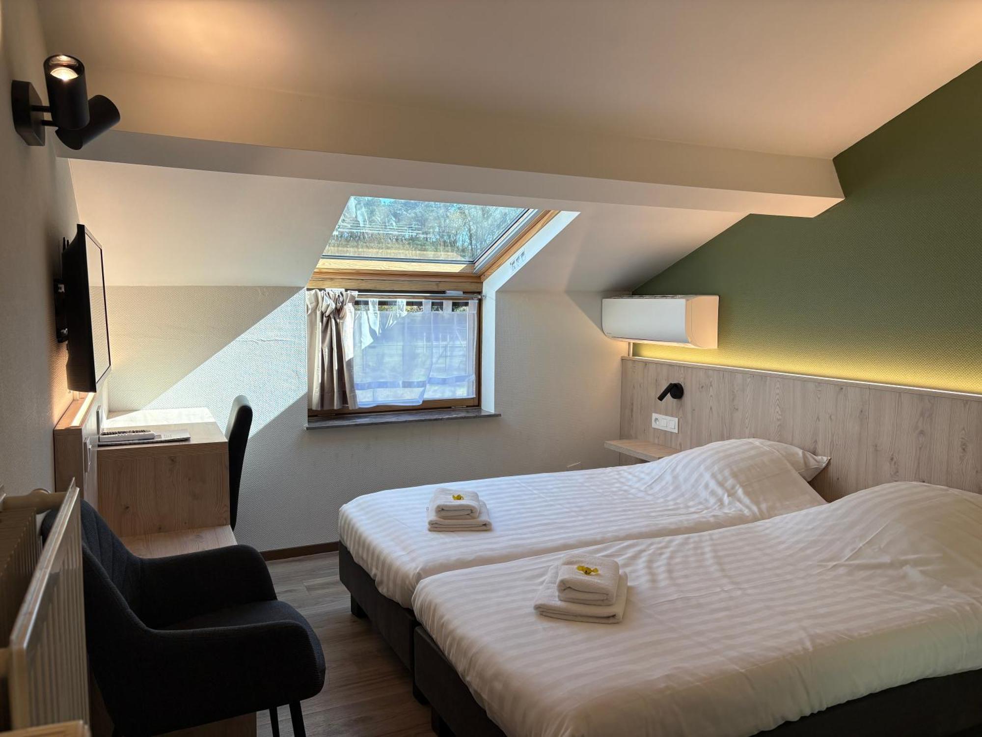 Hotel Monika Zutendaal Buitenkant foto